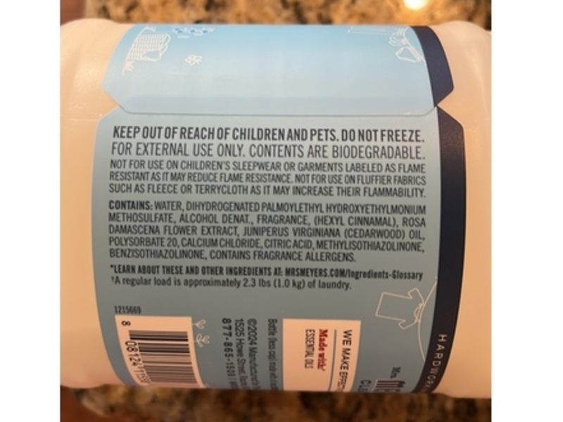 Mrs. Meyer's Clean Day Fabric Softener, Rain Water, 32 Loads, 32 fl oz/946 mL