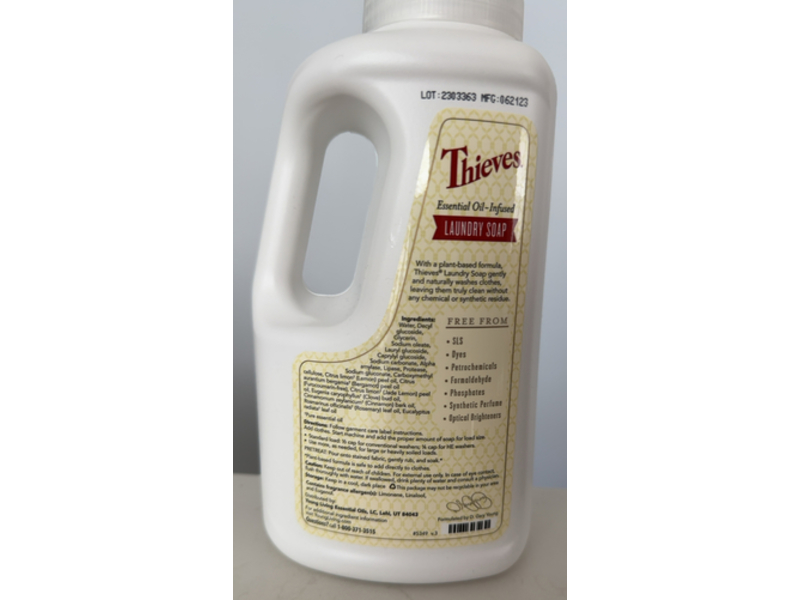 Young Living Thieves Laundary Soap, Fresh Citrus Scent, 64 Loads, 32 fl oz/946 mL, Pack Of 2