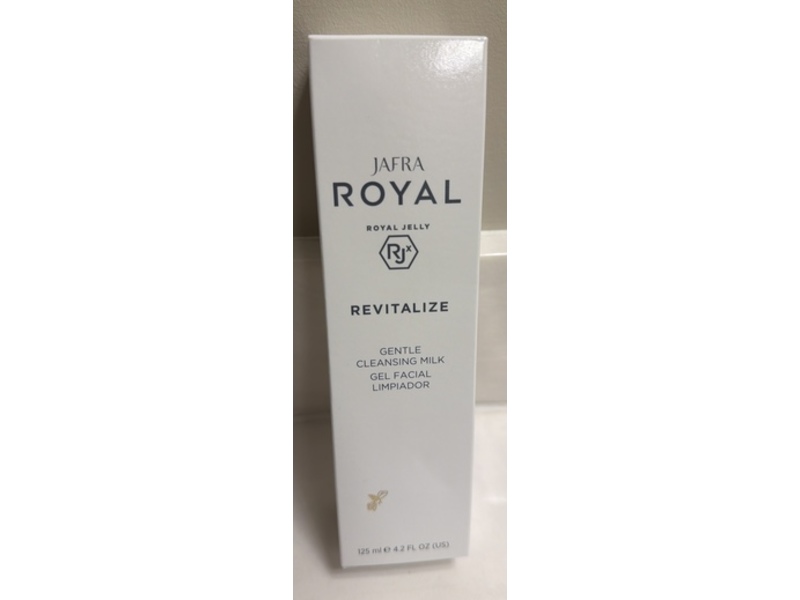 Jafra Royal Revitalize Gentle Cleansing Milk, 4.2 fl oz/125 mL
