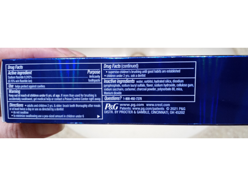 Crest 3D White Teeth Whitening Toothpaste, Charcoal, 3.8 oz/107 g