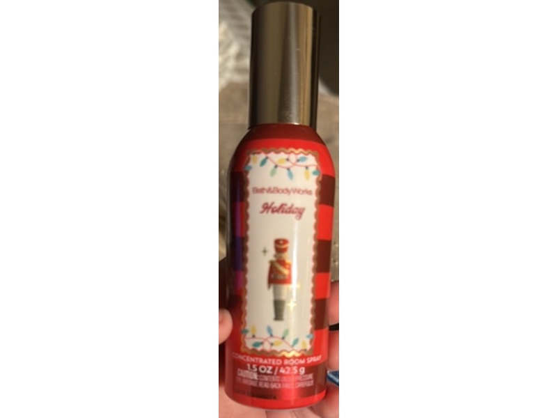 Bath & Body Works Concentrated Room Spray, Holiday, 1.5 oz/42.5 g