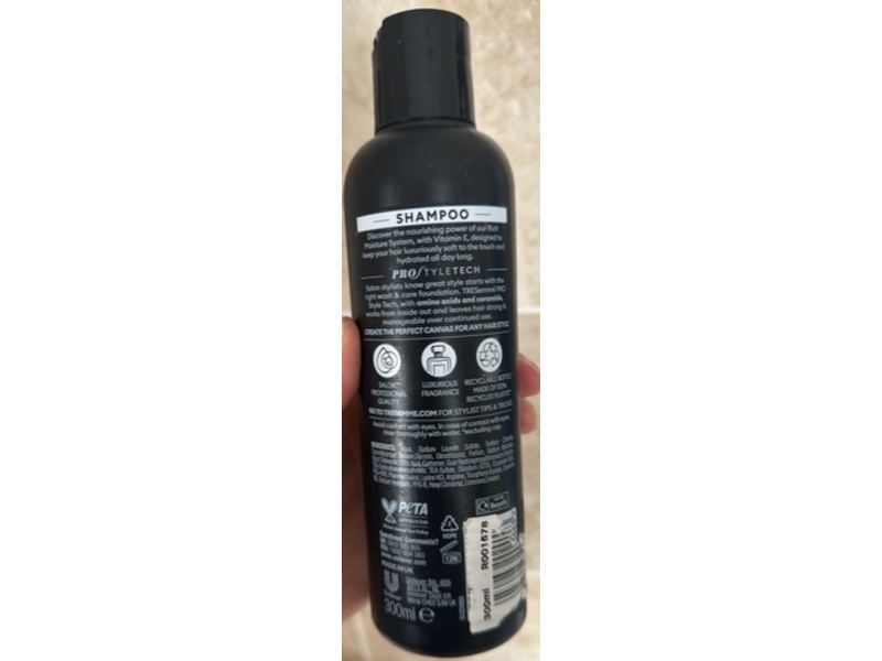 TRESemme Rich Moisture Shampoo, 300 mL