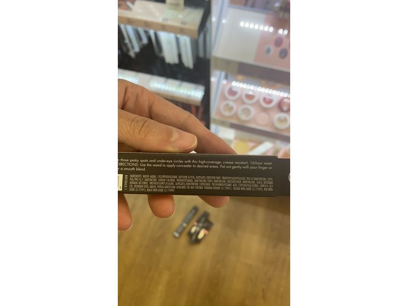 e.l.f. 16HR Camo Concealer, Full Coverage & Highly Pigmented, Matte Finish, Medium Golden, 0.203 Fl Oz (6mL)