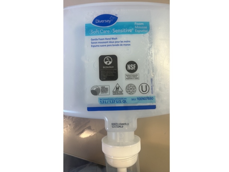 Diversey Soft Care Sensitive Gentle Foam Handwash, 1.37 fl oz/1.3 L