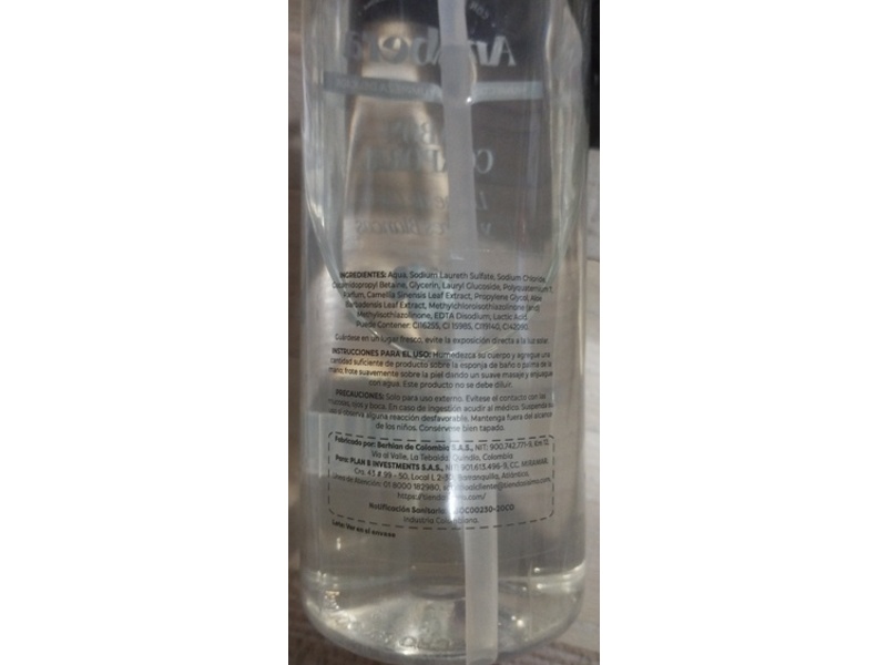 Ambera Body Wash, Coconut Milk & White Flower, 720 mL