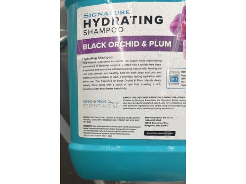 Groomer Essentials Signature Hydrating Shampoo, Black Orchid & Plum, 128 fl oz