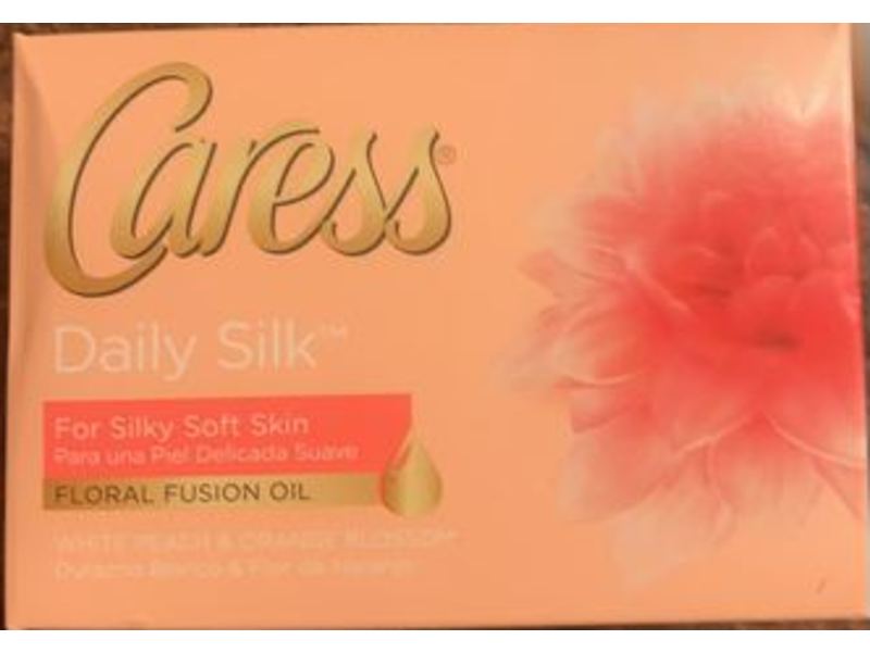 Caress Daily Silk Bar Soap, White Peach & Orange Blossom, Floral Fusion Oil, 3.15 oz/89.3 g, 3 Count