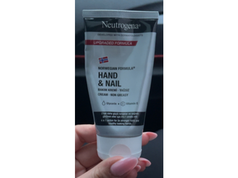 Neutrogena Hand & Nail Cream, Glycerin + Vitamin E, 75 mL
