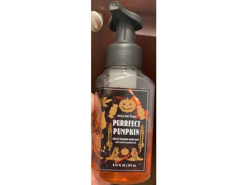 Bath & Body Works Gentle Foaming Hand Soap, Purrfect Pumpkin, 8.75 fl oz/259 mL