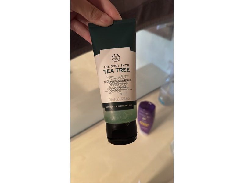 The Body Shop Squeaky-Clean Scrub, Tea Tree, 3.3 fl oz/100 mL