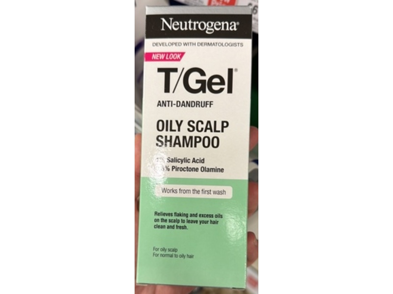 Neutrogena T/Gel Anti-Dandruff Oily Scalp Shampoo, 1% Salicylic Acid & 0.6% Piroctone Olamine, 250 mL