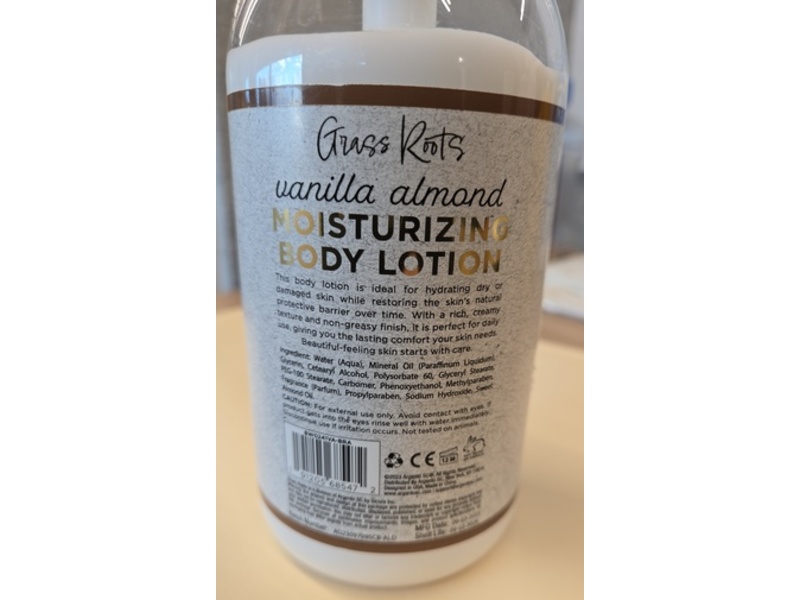 Grass Roots Moisturizing Body Lotion, Vanilla Almond, 16.9 fl oz/500 mL