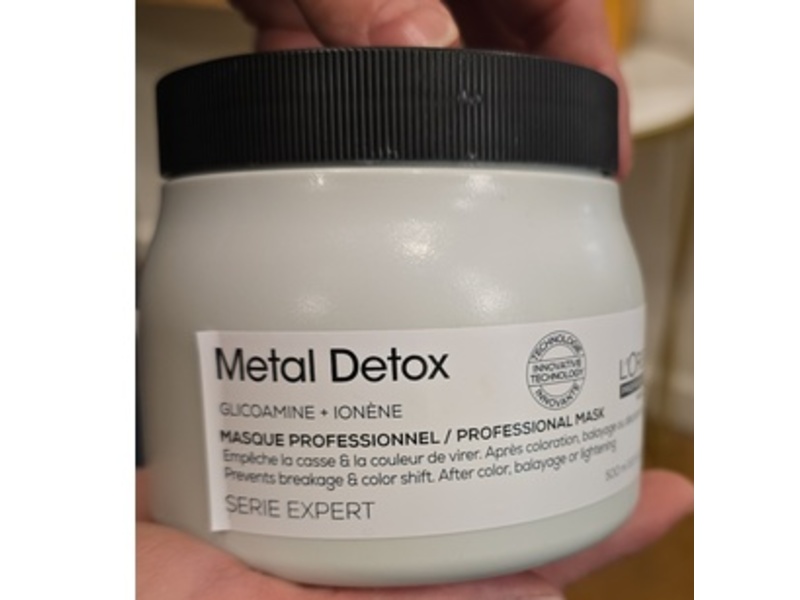 L'Oreal Paris Metal Detox Mask, 16.9 fl oz/500 mL