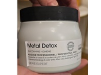 L'Oreal Paris Metal Detox Mask, 16.9 fl oz/500 mL - Image 3