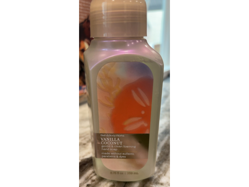 Bath & Body Works Gentle & Clean Foaming Hand Soap, Vanilla Coconut, 8.75 oz/259 mL