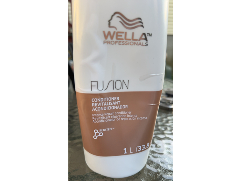 Wella Professionals Fusion Intense Repair Conditioner, 33.8 fl oz/1 L
