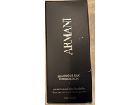 Giorgio Armani Luminous Silk Foundation, 7 Medium Tan, 1 fl oz/30 mL - thumbnail 2