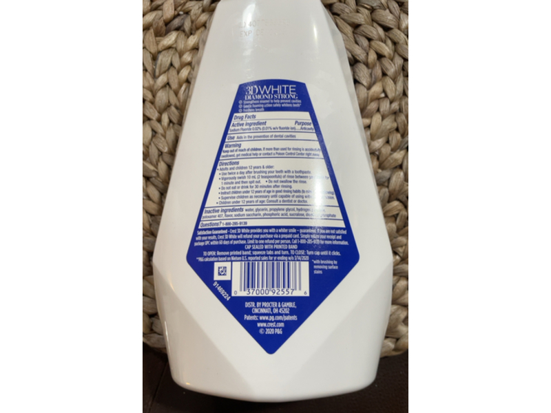 Crest 3D White Diamond Strong Anticavity Fluoride Mouthwash, Wintermint, 32 fl oz/946 mL