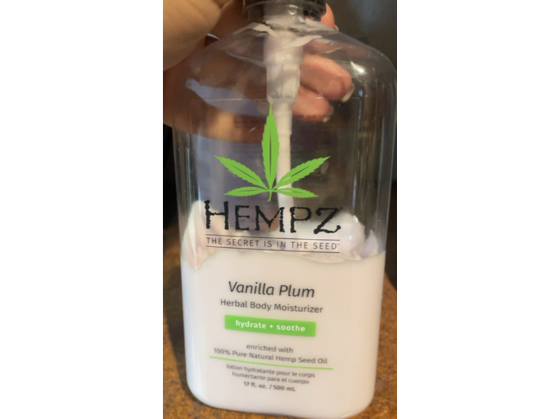 Hempz Hydrate + Soothe Herbal Body Moisturizer, Vanilla Plum, 17 fl oz/500 mL