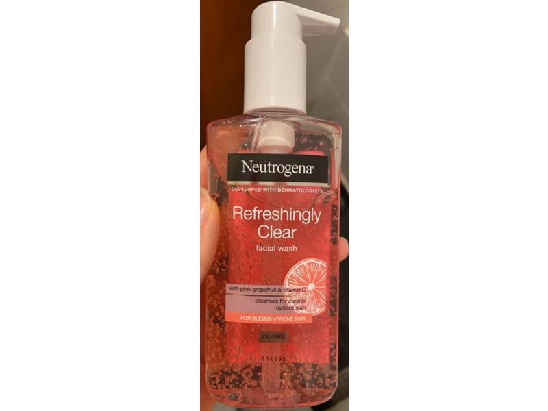 Neutrogena Refreshingly Clear Facial Wash, 200 mL