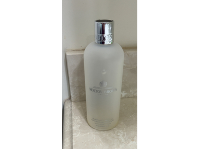 Molton Brown Purifying Shampoo, 10 fl oz/300 mL