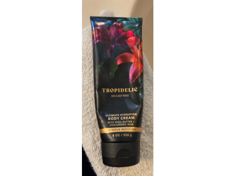 Bath & Body Works Tropidelic Ultimate Hydration Body Cream, Shea Butter + Hyaluronic Acid, 8 oz/226 g