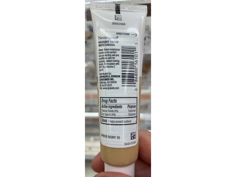 Neutrogena Radiant Tinted Moisturizer, SPF 25, Sheer Ivory (10), 1.1 fl oz/32 mL