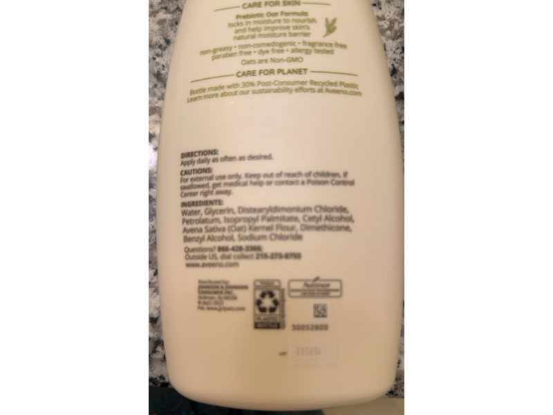 Aveeno Daily Moisturizing Body Lotion, 24 fl oz/709 mL