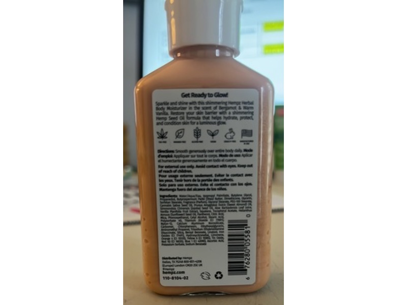 Hempz Glow Getter Herbal Body Moisturizer, Hydrate + Shimmer, 2.25 fl oz/66 mL