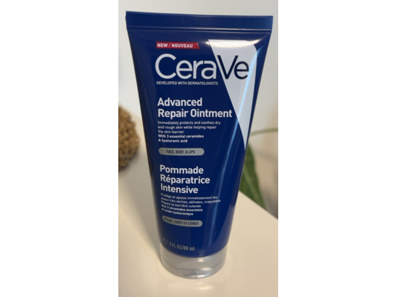 CeraVe Advanced Repair Ointment, 3 Essential Ceramides & Hyaluronic Acid, 3 fl oz/88 mL