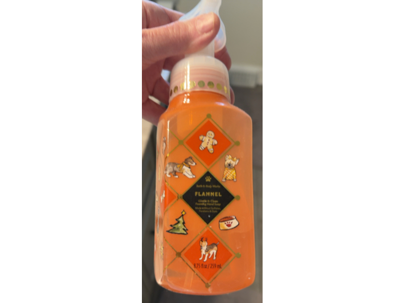 Bath & Body Works Gentle & Clean Foaming Hand Soap, Flannel, 8.75 fl oz/259 mL
