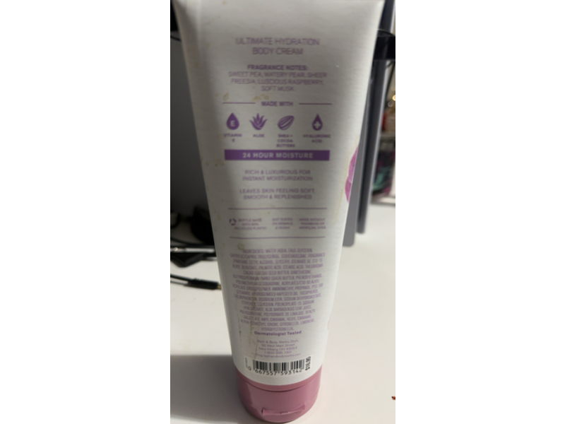 Bath & Body Works Ultimate Hydration Body Cream, Sweet Pea, 8 oz/226g