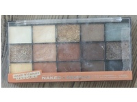 Hard Candy Famous Marquee 15 Multi-Dimensional Eyeshadow Palette, 0.714 oz/20.4 g - Image 3