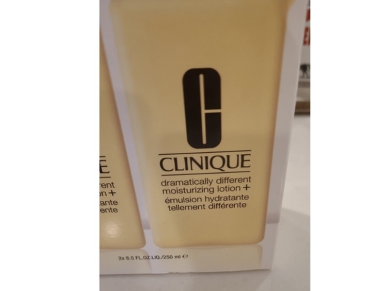 Clinique Dramatically Different Moisturizing Lotion+ Duo, 8.5 fl oz/250 mL
