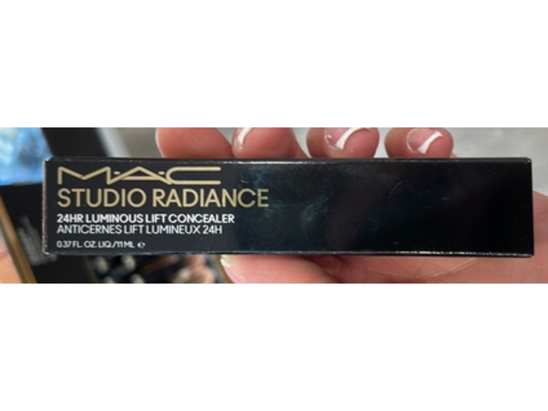 M.A.C Studio Radiance Concealer, NW25, 0.3 oz/11 mL