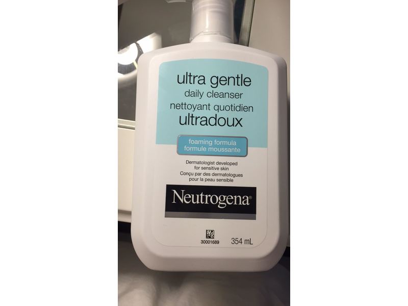 Neutrogena Ultra Gentle Daily Cleanser, Foaming Formula, 354 mL