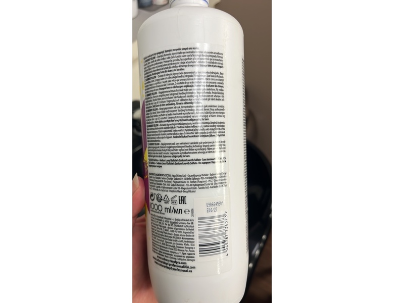 Schwarzkopf Professional Good Bye yellow Neutralizing Shampoo, 33.8 fl oz/1L