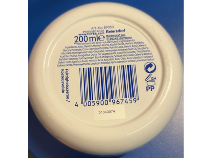 Nivea Refreshingly Soft Moisturizing Cream, Vitamin E & Jojoba Oil, 200 mL