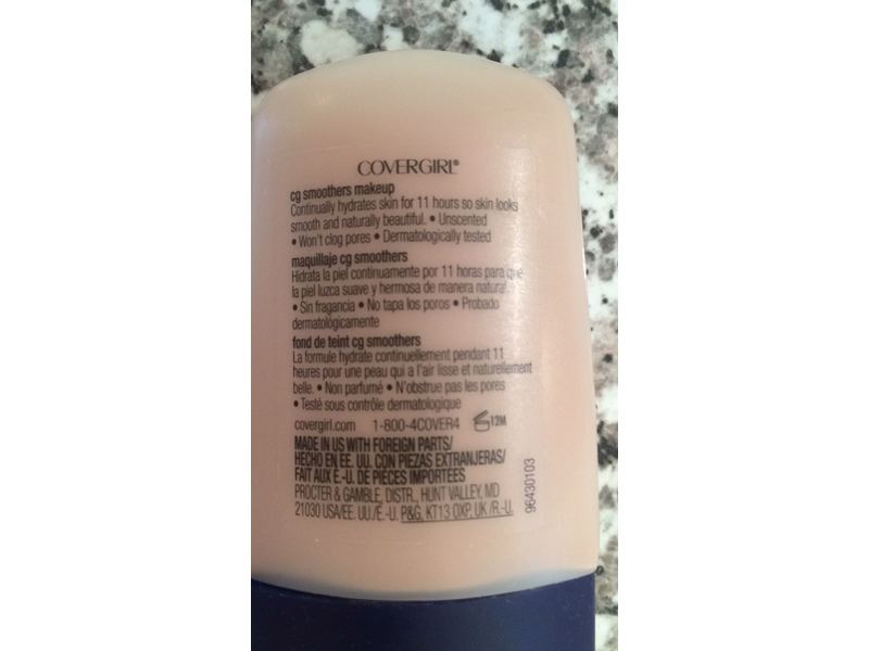 CoverGirl Smoothers Hydrating Foundation, 735 Medium Light, 1 fl oz/30 mL