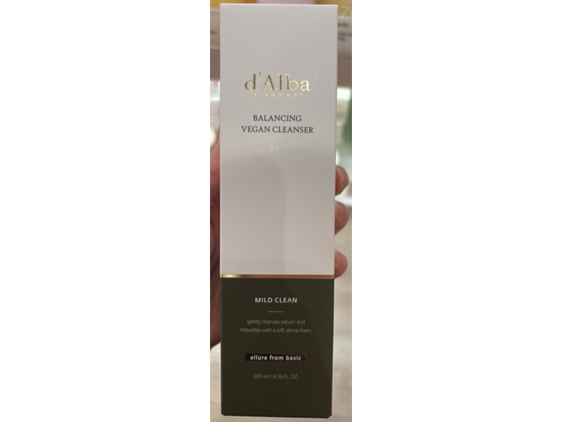 D'Alba Balancing Vegan Cleanser, Mild Clean, 6.76 fl oz/200 mL