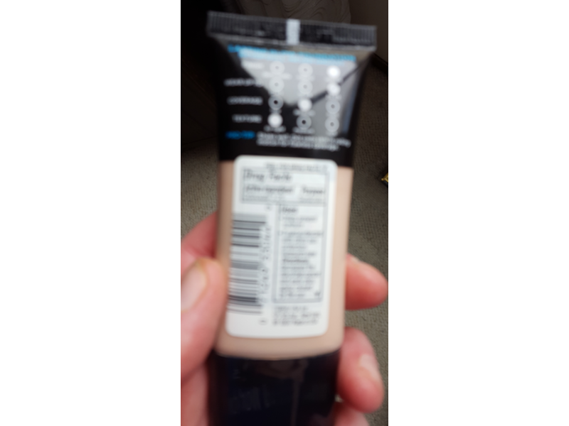 Loreal Paris Infallible Pro-Glow Foundation, 201 Classic Ivory, Normal/Dry Skin, 1 fl oz/30 mL