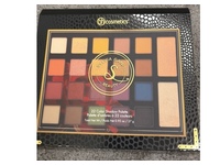 BH Cosmetics Sylvia Gani 22 Color Eyeshadow Palette, 0.95 oz/27 g - thumbnail 2