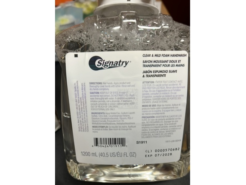 Signatry Clear & Mild Foam Handwash. 40.5 fl oz/1200 mL