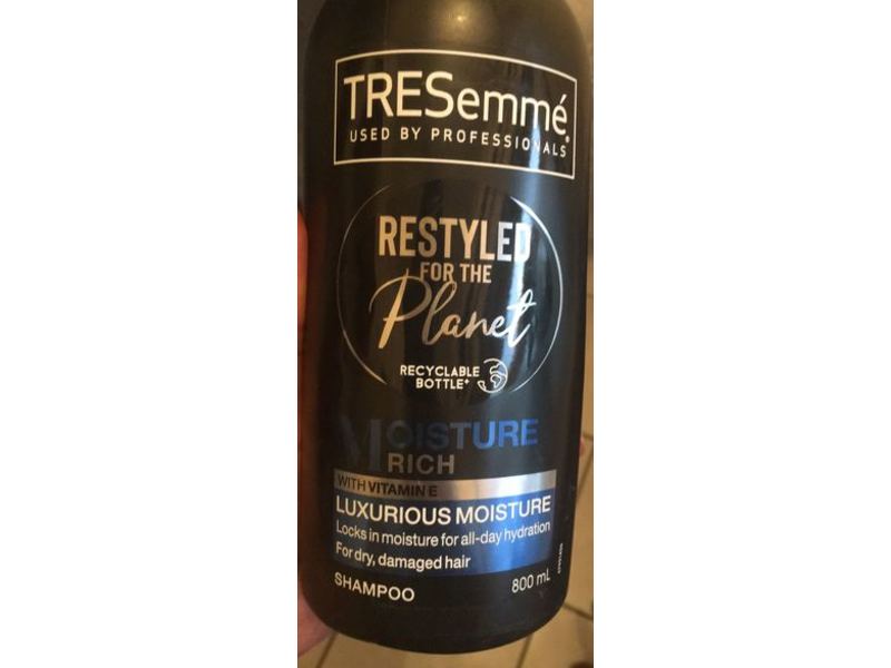 Tresemme Moisture Rich Shampoo, Restyled For The Planet, 800 mL