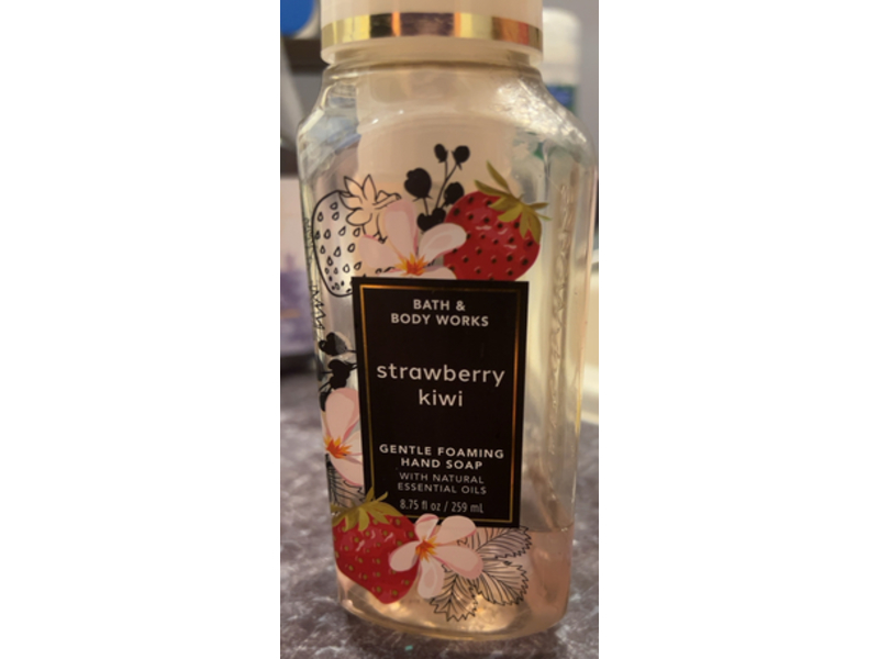 Bath and Body Works Gentle Foaming Hand Soap, Strawberry Kiwi,8.75 fl oz/259 mL