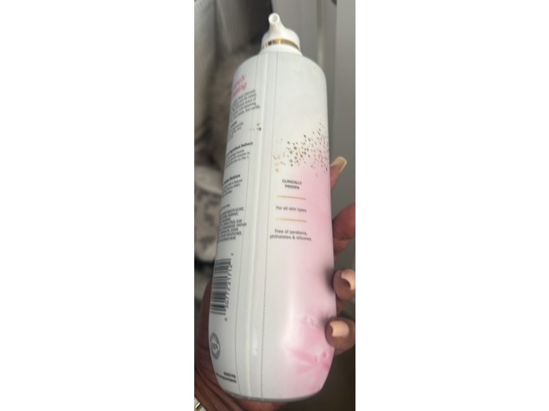 Olay Intensely Hydrating Body Wash, Strawberry Frizz Scent, 20 fl oz/591 mL