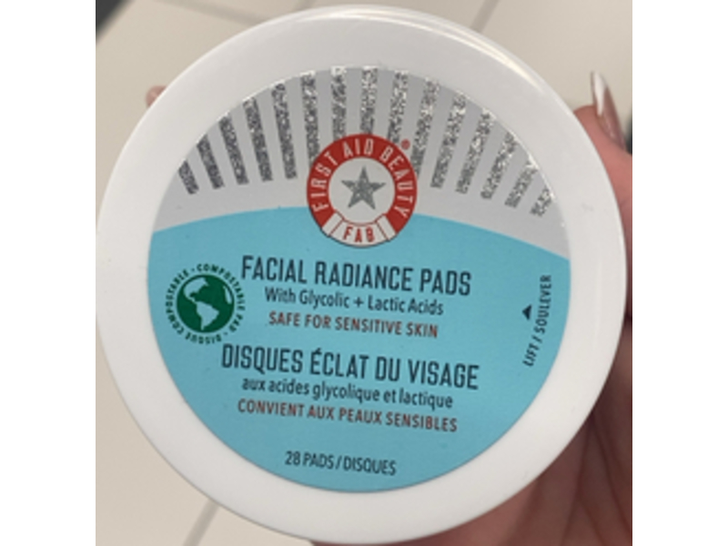 First Aid Beauty Facial Radiance Pads, Glycolic + Lactic Acids, 28 Pads