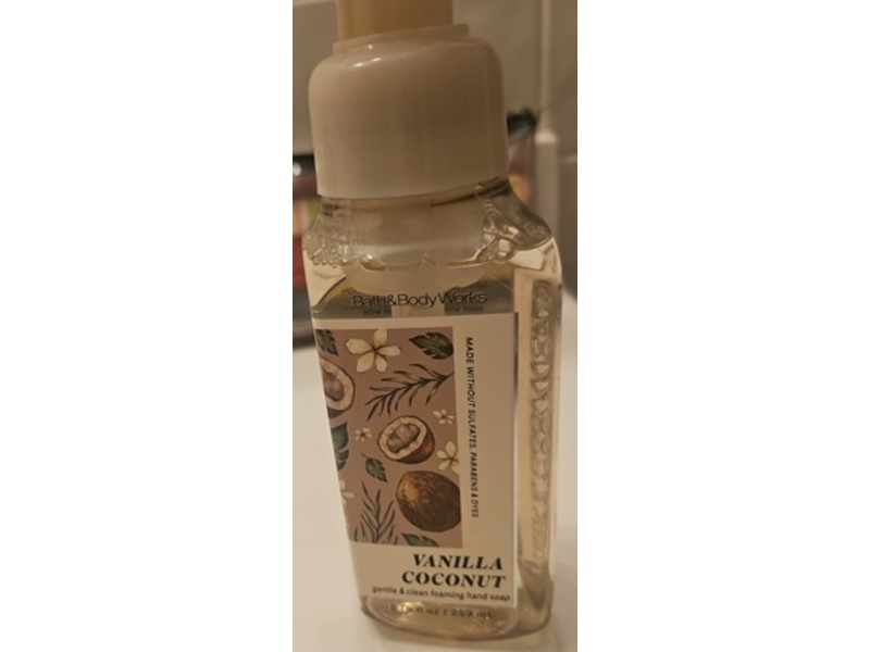 Bath & Body Works Gentle & Clean Foaming Hand Soap, Vanilla Coconut, 8.75 fl oz/259 mL.