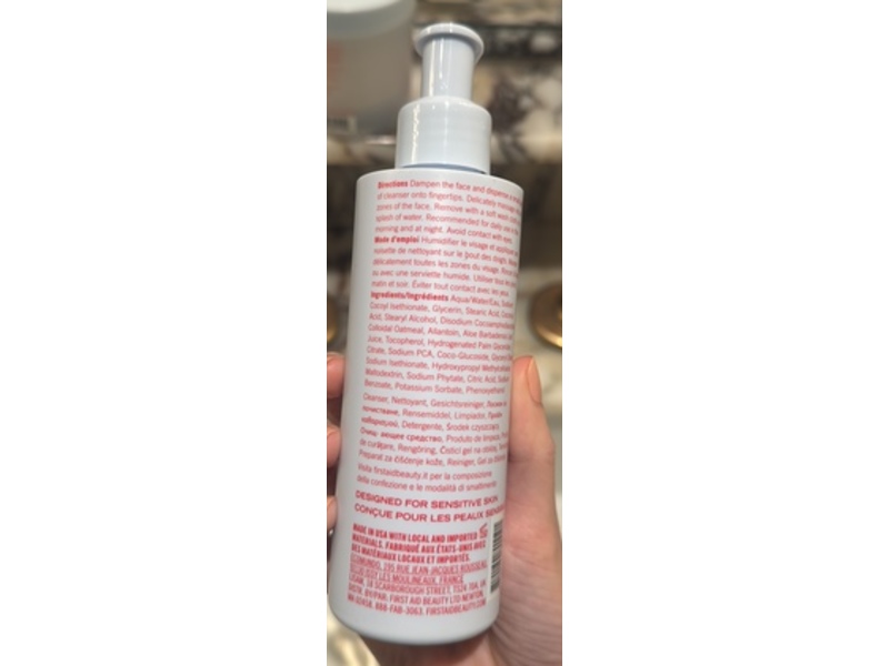 First Aid Beauty Ultra Gentle Cream-To-Foam Facial Cleanser, Colloidal Oatmeal & Glycerin, 6 oz/170.1 g