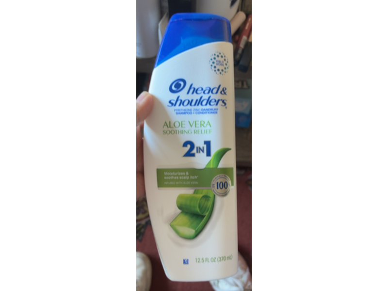Head & Shoulders 2-In-1 Soothing Relief Anti Dandruff Shampoo + Conditioner, Aloe Vera, 12 fl oz/370 mL